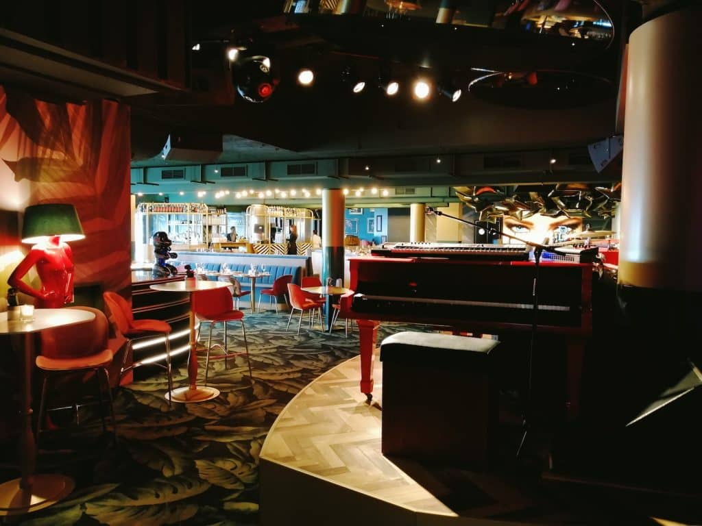 Best Cruise Lines for Entertainment piano bar