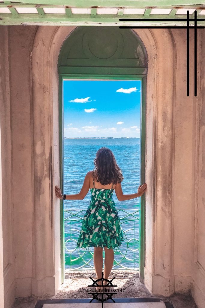 Best Clothes For A Cruise Cover Image
